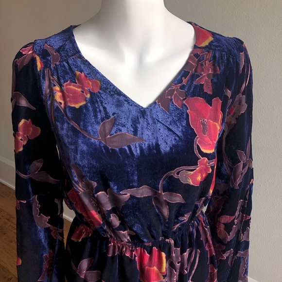 Burnout Velvet Floral Dress - Picture 3 of 6